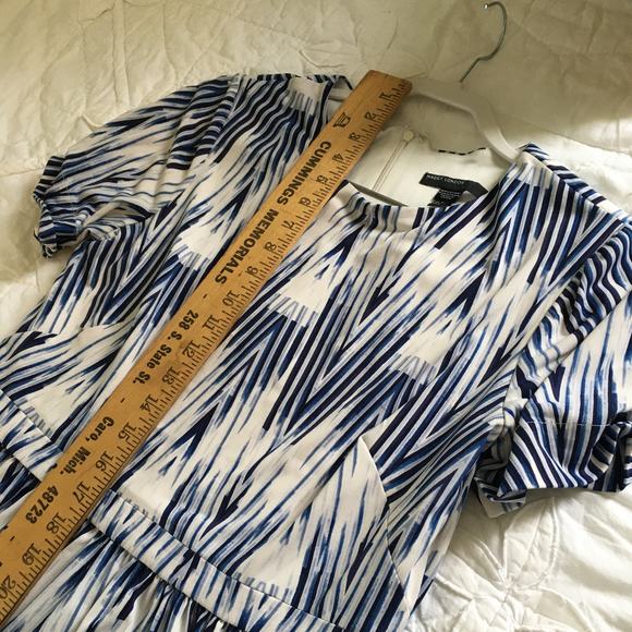 Maggie London navy and white short sleeve easy care dress size 8 geometric print - Picture 8 of 11